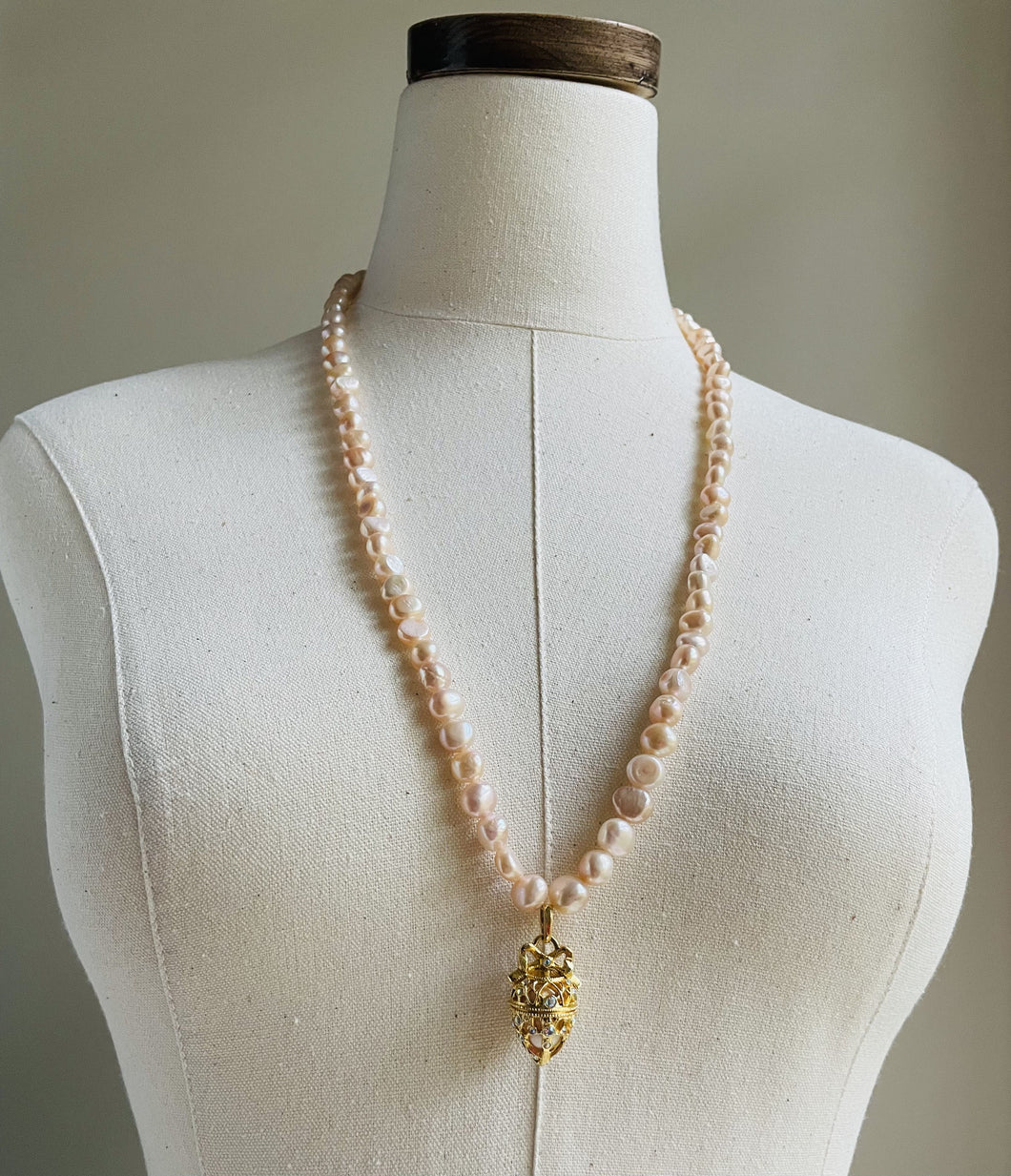 Light Pink Freshwater Pearls  With Vintage Egg Locket N59
